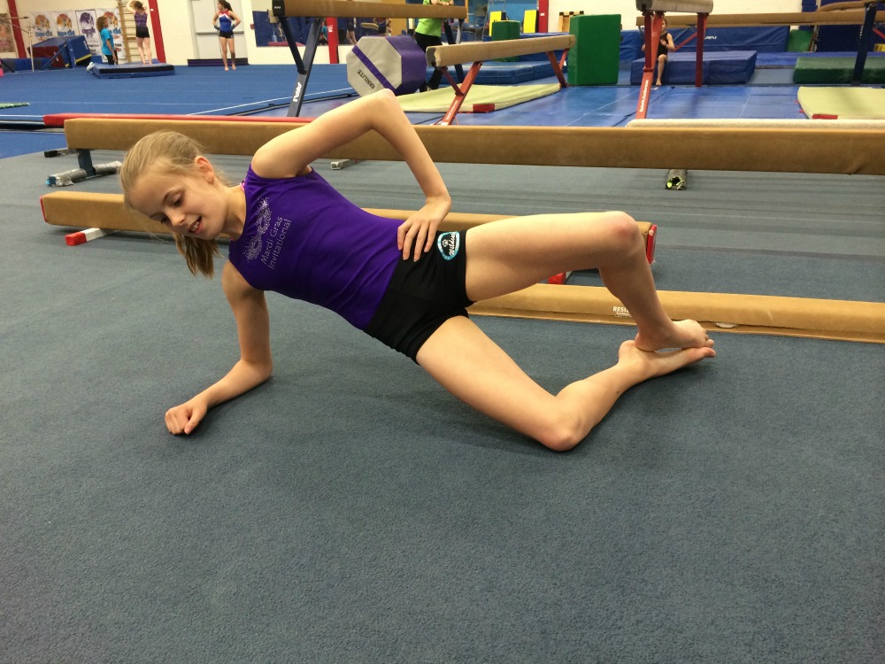 Modified Knee Bent Side Plank with Clamshell.jpg